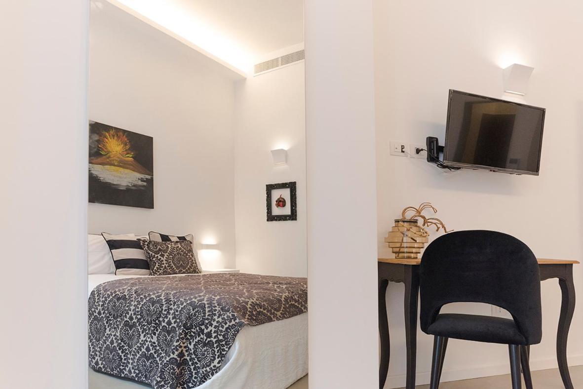 A Misura Duomo Rooms & Apartment - Ls Accommodations Nápoles Exterior foto