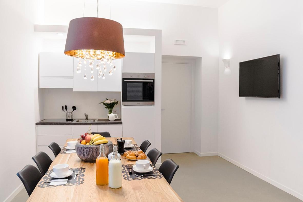 A Misura Duomo Rooms & Apartment - Ls Accommodations Nápoles Exterior foto